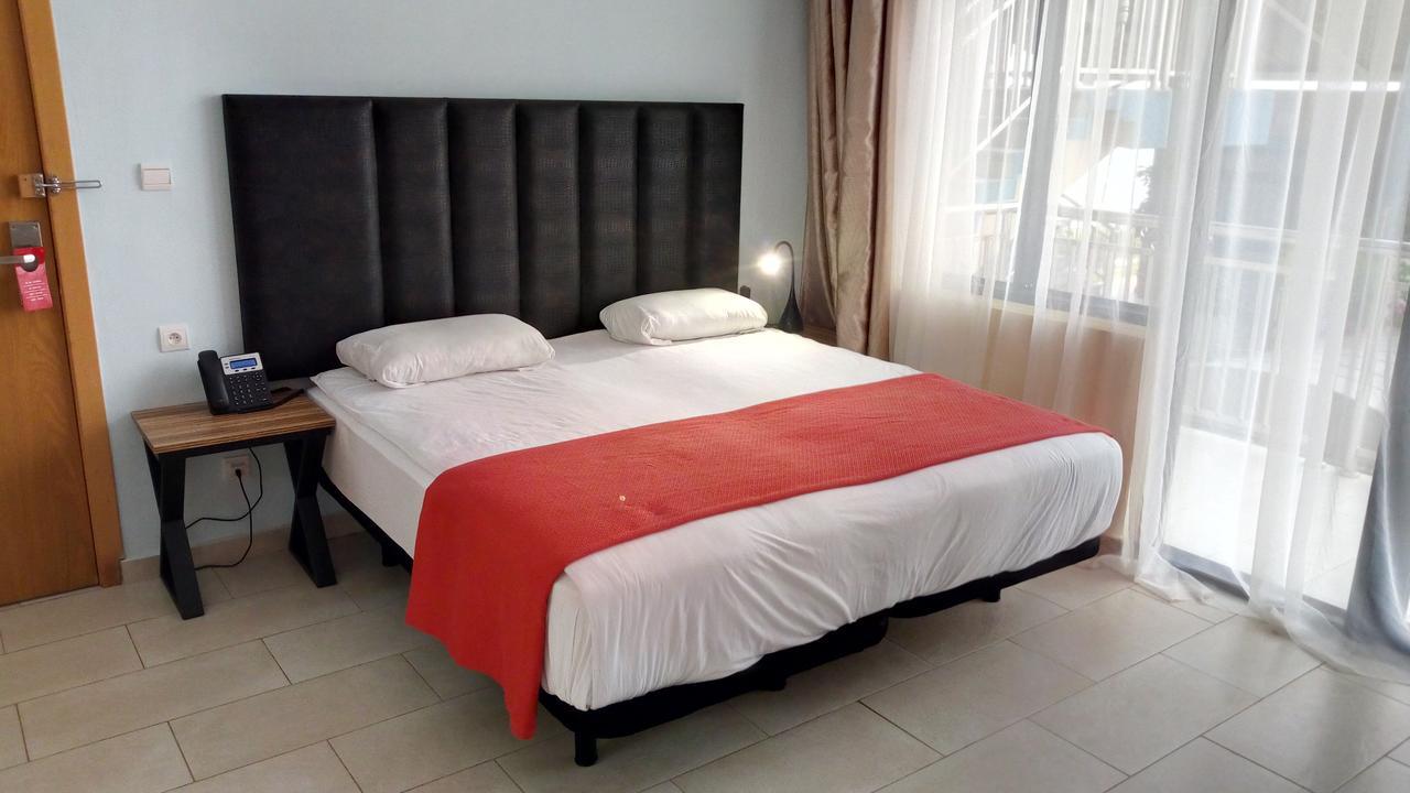 Hotel Le Petit Bateau Конакри Экстерьер фото