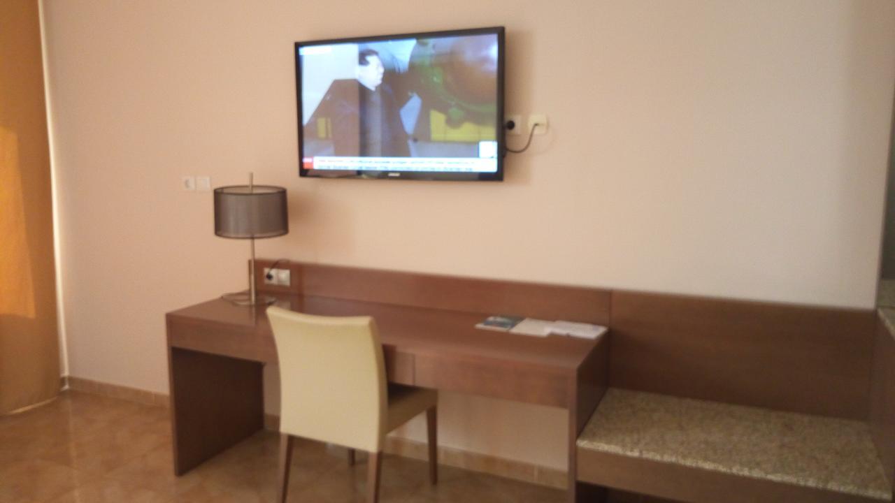 Hotel Le Petit Bateau Конакри Экстерьер фото