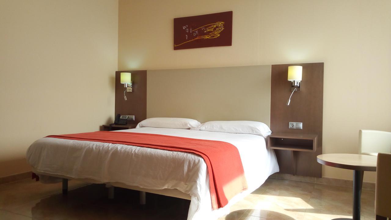Hotel Le Petit Bateau Конакри Экстерьер фото