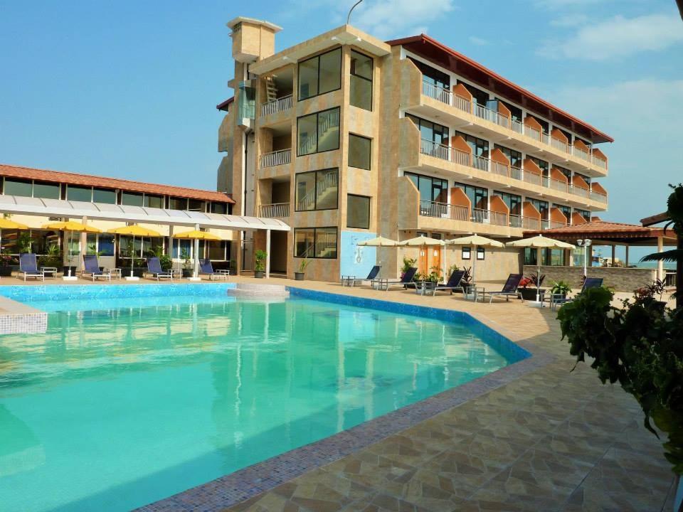 Hotel Le Petit Bateau Конакри Экстерьер фото