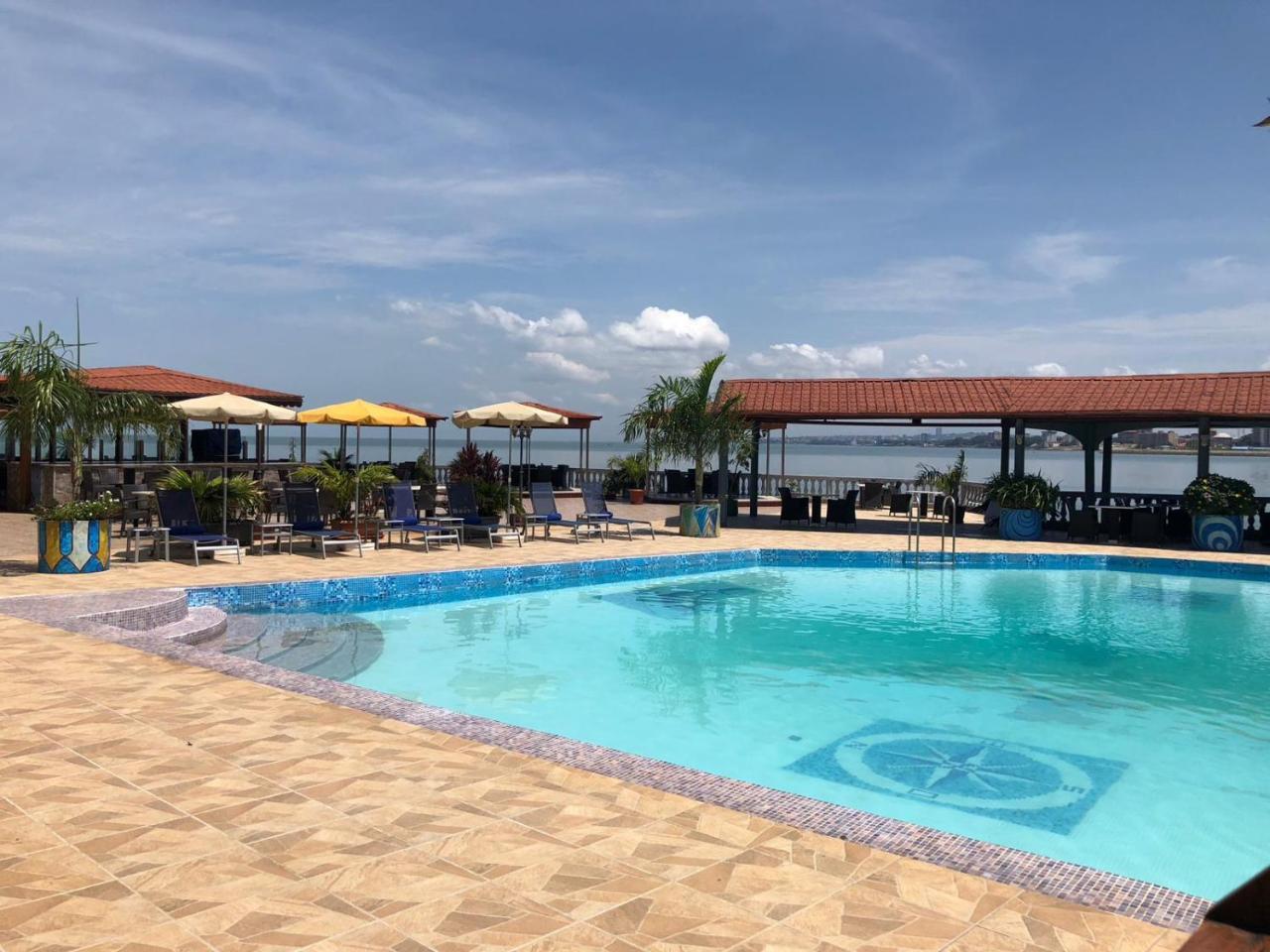 Hotel Le Petit Bateau Конакри Экстерьер фото